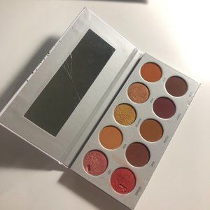 SOLD Jaclyn Hill x Morphe Ring the Alarm palette
